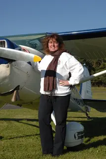 [Translate to 1 - english:] Prof. Dr. Susanne R?ssler mit Flieger