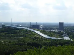 Blick auf die Skihalle in Bottrop