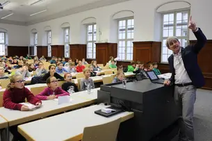 Bamberg; Kinderuni zum Thema Spiele; Foto: Barbara Herbst